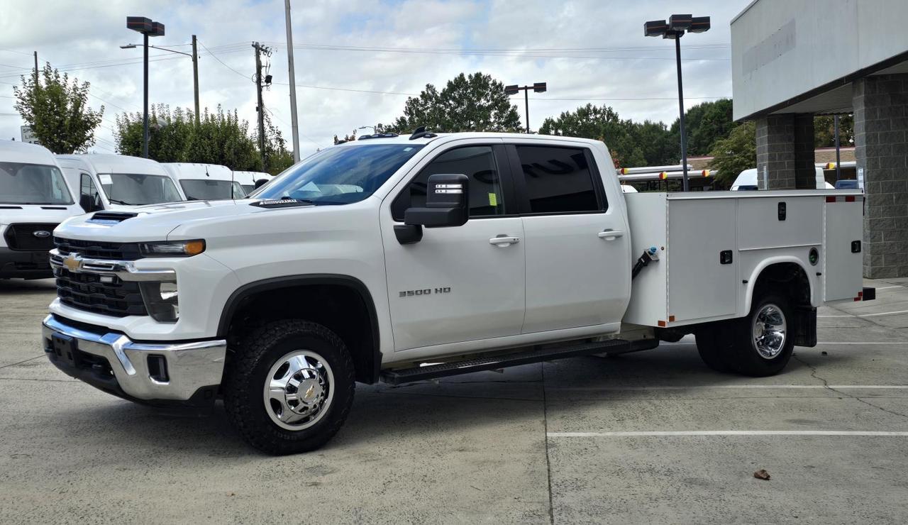 2024 Chevrolet Silverado 3500HD CC LT 4WD Crew Cab Knapheide Service Body W/6.6L Duramax and Convenience Package Concord NC