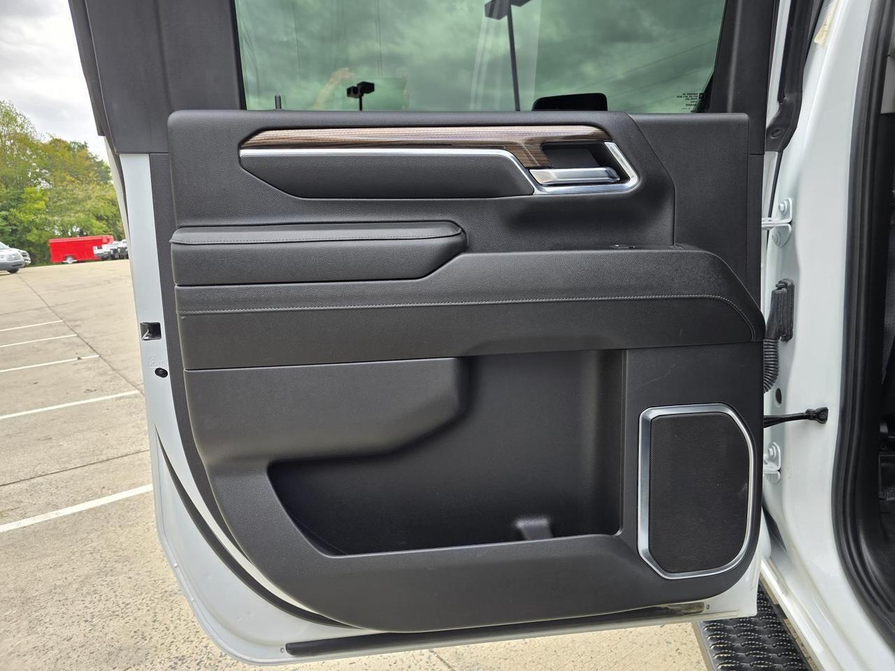 2024 Chevrolet Silverado 3500HD CC LT 4WD Crew Cab Knapheide Service Body W/6.6L Duramax and Convenience Package Concord NC