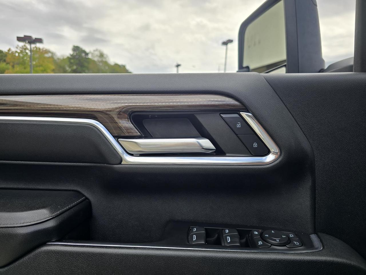 2024 Chevrolet Silverado 3500HD CC LT 4WD Crew Cab Knapheide Service Body W/6.6L Duramax and Convenience Package Concord NC