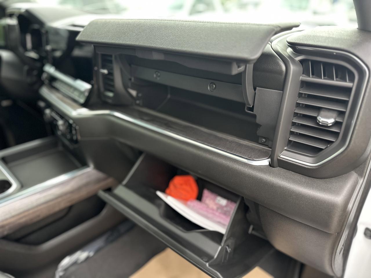 2024 Chevrolet Silverado 3500HD LTZ Plus Pkg | Z71 Sport Pkg | 5th Wheel Prep | Sun Roof | Multi Tailgate | One Owner Redwater AB