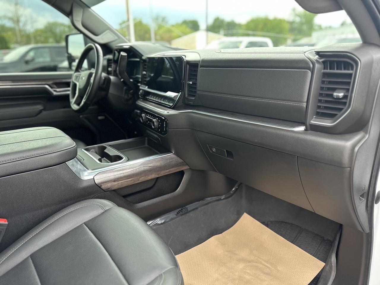2024 Chevrolet Silverado 3500HD LTZ Plus Pkg | Z71 Sport Pkg | 5th Wheel Prep | Sun Roof | Multi Tailgate | One Owner Redwater AB