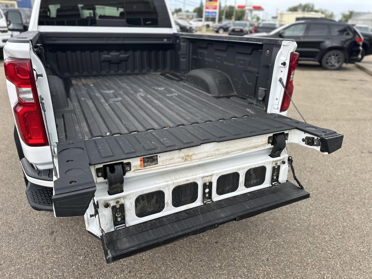 2024 Chevrolet Silverado 3500HD LTZ Plus Pkg | Z71 Sport Pkg | 5th Wheel Prep | Sun Roof | Multi Tailgate | One Owner Redwater AB