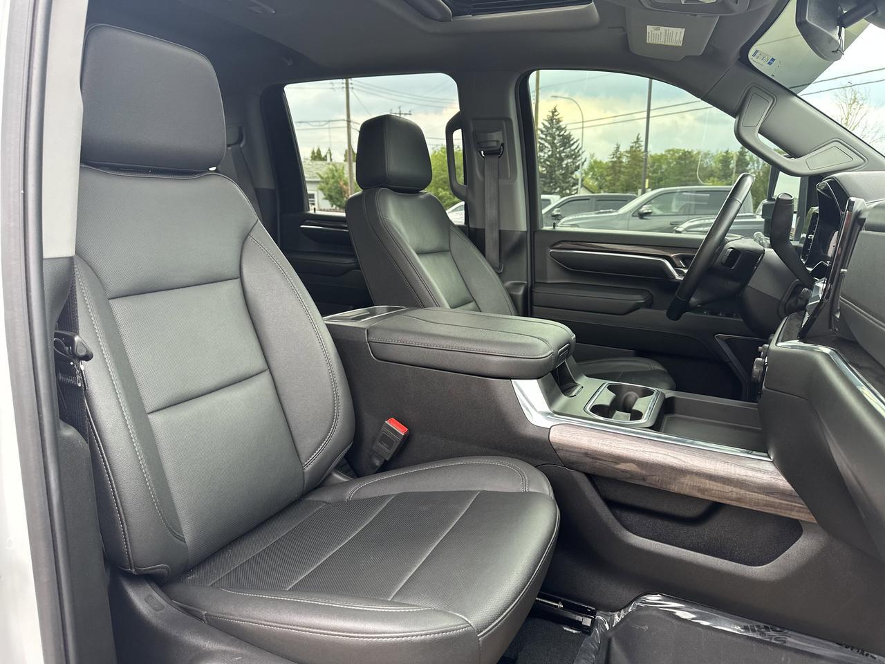 2024 Chevrolet Silverado 3500HD LTZ Plus Pkg | Z71 Sport Pkg | 5th Wheel Prep | Sun Roof | Multi Tailgate | One Owner Redwater AB