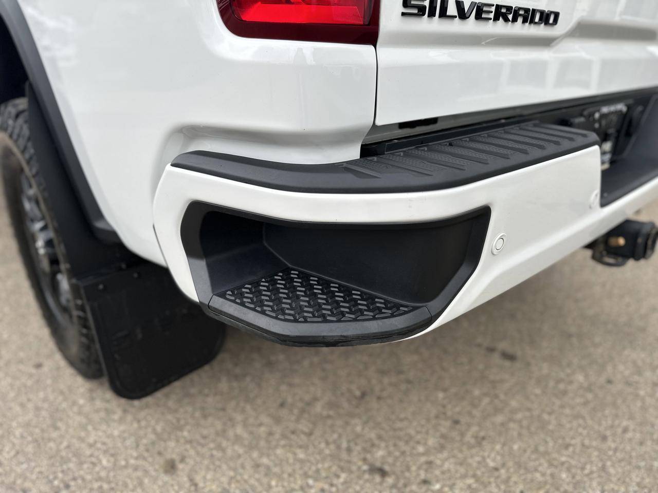 2024 Chevrolet Silverado 3500HD LTZ Plus Pkg | Z71 Sport Pkg | 5th Wheel Prep | Sun Roof | Multi Tailgate | One Owner Redwater AB