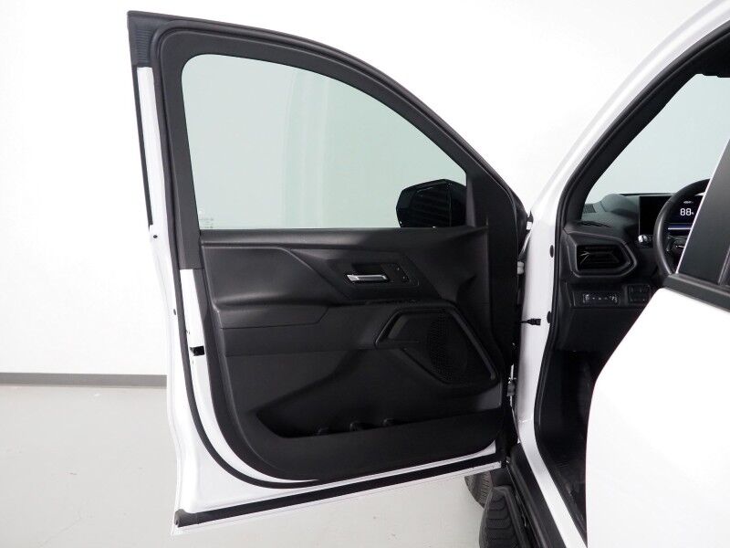 2024 Chevrolet Silverado EV 3WT e4WD *NAVIGATION, ADAPTIVE CRUISE, SAFETY ALERTS, 360 VIEW CAMERAS, COLOR TOUCHSCREEN, REMOTE START, KEYLESS ENTRY, LED HEADLIGHTS, ALLOY WHEELS, ANDROID & APPLE Round Rock TX