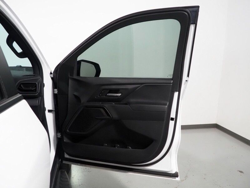 2024 Chevrolet Silverado EV 3WT e4WD *NAVIGATION, ADAPTIVE CRUISE, SAFETY ALERTS, 360 VIEW CAMERAS, COLOR TOUCHSCREEN, REMOTE START, KEYLESS ENTRY, LED HEADLIGHTS, ALLOY WHEELS, ANDROID & APPLE Round Rock TX