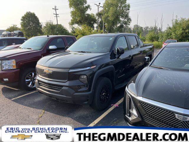 2024 Chevrolet Silverado EV Work Truck Crew Cab e4WD w/Spray-OnBedliner AdaptiveCruise HD-SurroundVision Milwaukee WI