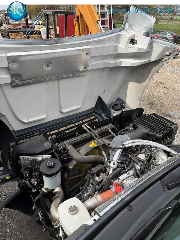2024 Chevrolet Silverado MD Crew Cab 4WD Work Truck CM Service Body West Chester PA