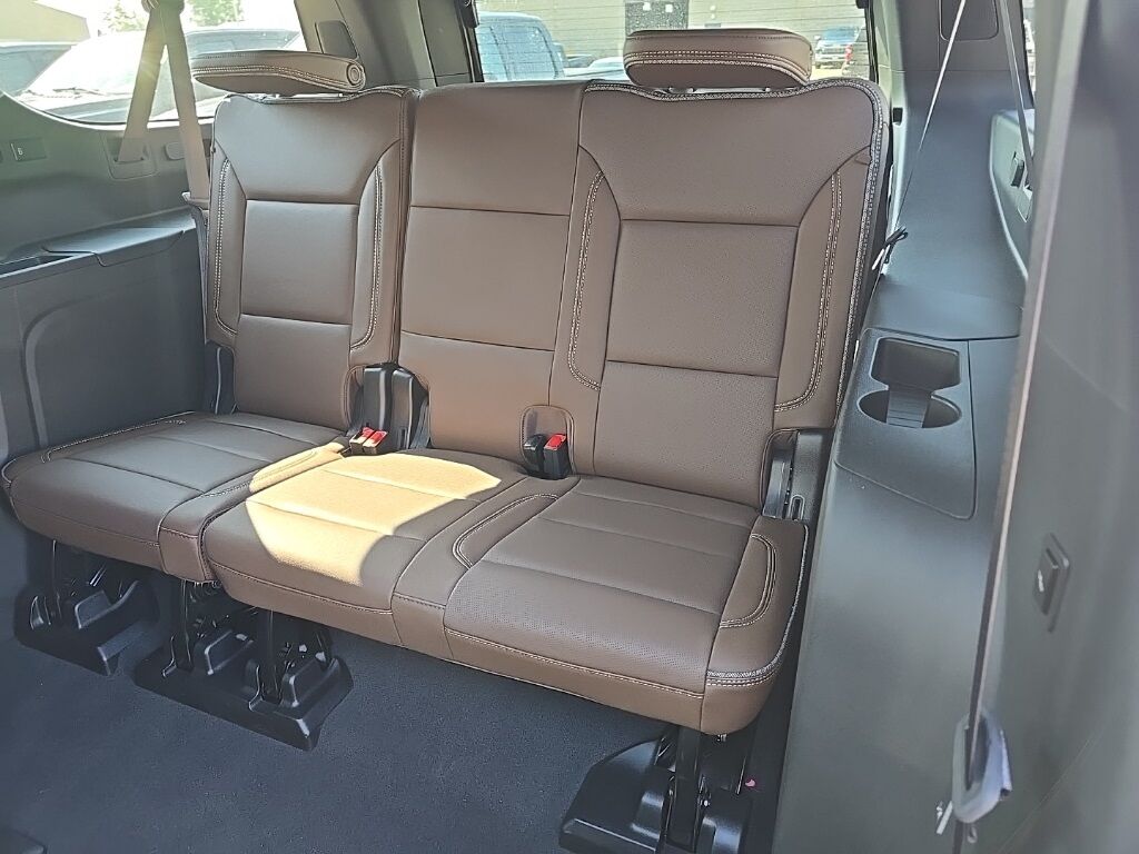 2024 Chevrolet Suburban Fond du Lac WI