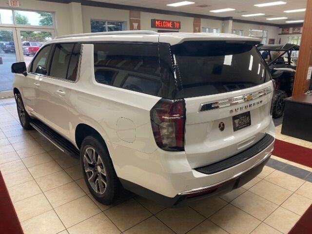 2024 Chevrolet Suburban 4WD LT