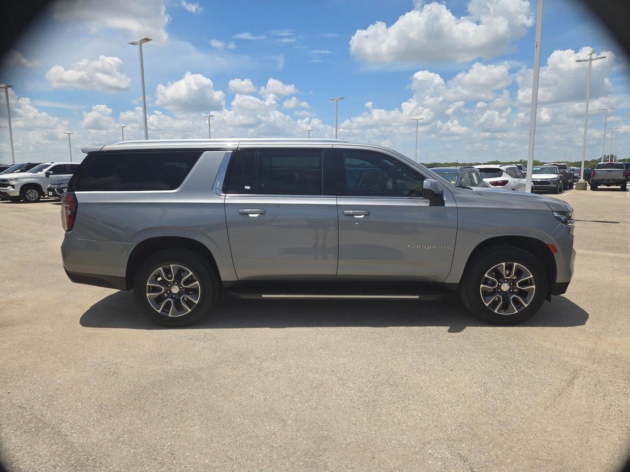 2024 Chevrolet Suburban LT