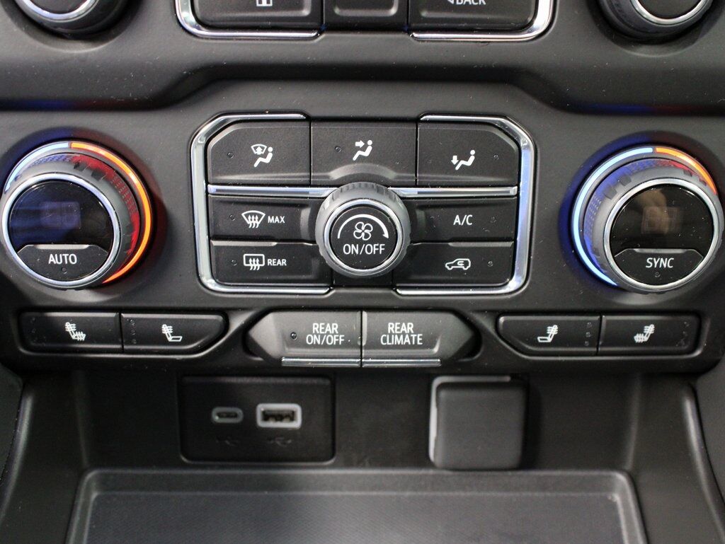 2024 Chevrolet Suburban RST 4WD 7 Passenger Fond du Lac WI