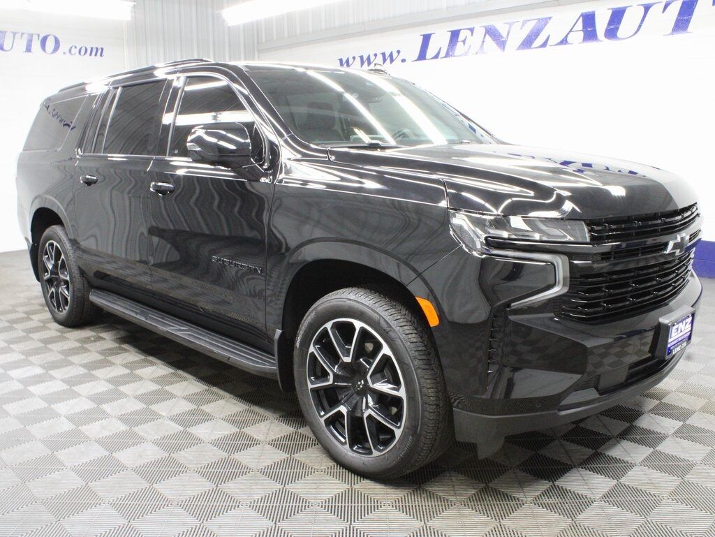 2024 Chevrolet Suburban RST 4WD 7 Passenger Fond du Lac WI