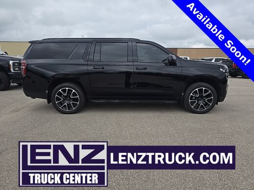 2024_Chevrolet_Suburban_RST 4WD 7 Passenger_ Fond du Lac WI