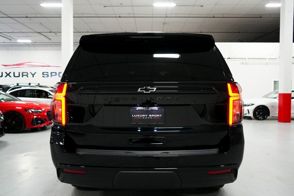 2024 Chevrolet Suburban Z71 photo 4
