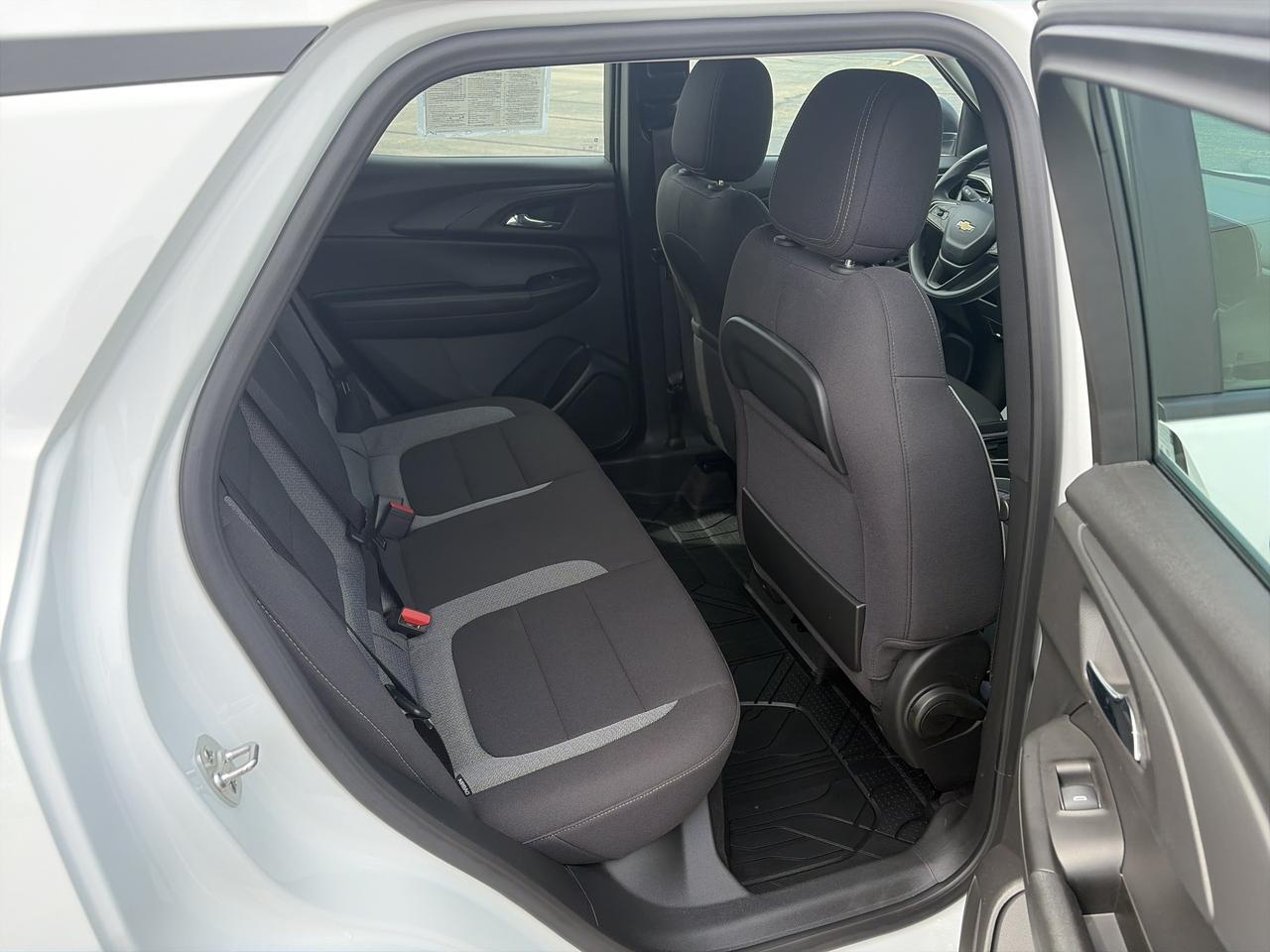 2024 Chevrolet Trailblazer LS FWD 1.3L ConfidencePkg w/RearParkAssist RearXTrafficAlert LaneChangeAlertHD-RearCamera Saukville WI
