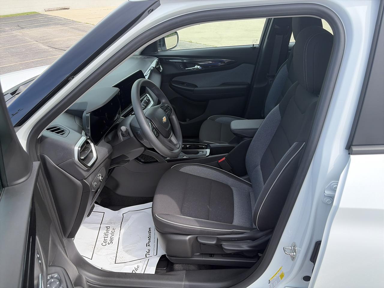 2024 Chevrolet Trailblazer LS FWD 1.3L ConfidencePkg w/RearParkAssist RearXTrafficAlert LaneChangeAlertHD-RearCamera Saukville WI