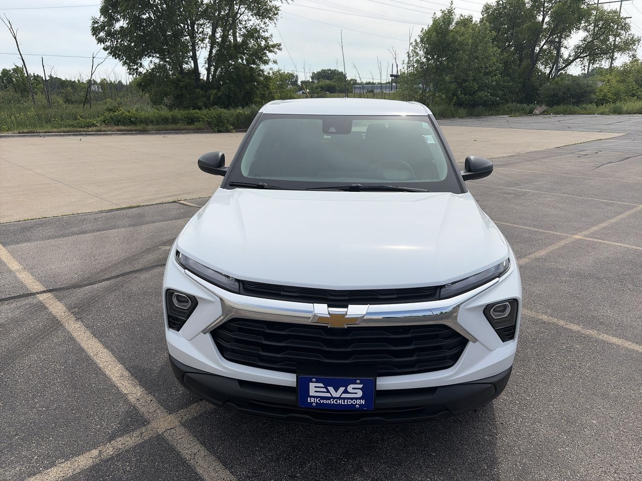 2024 Chevrolet Trailblazer LS FWD 1.3L ConfidencePkg w/RearParkAssist RearXTrafficAlert LaneChangeAlertHD-RearCamera
