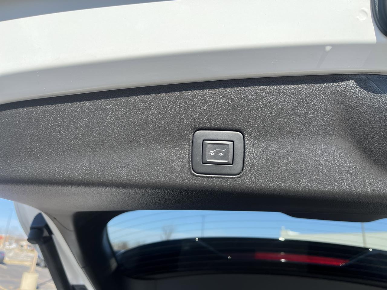 2024 Chevrolet Trailblazer RS AWD AdaptiveCruise&Sound Conv DrvrConfPkgs w/Sunroof Bose Hands-FreePwrLftgt HtdStrngWhl HtdSeats Saukville WI