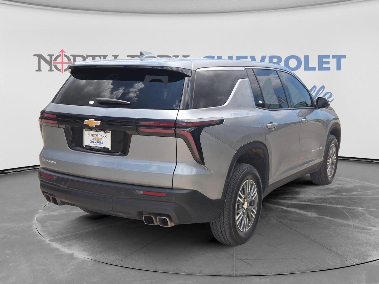 2024 Chevrolet Traverse FWD LS