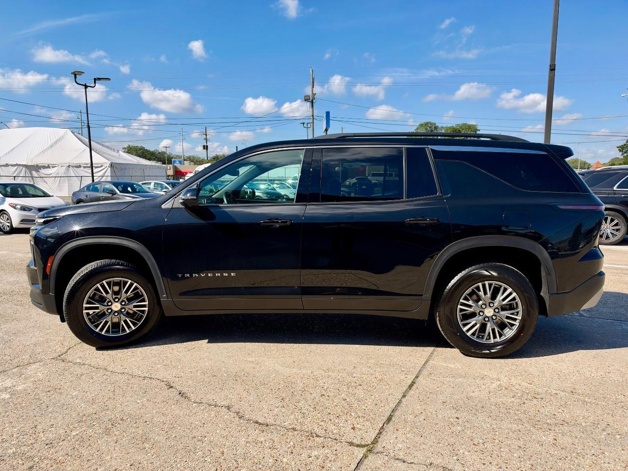 2024 Chevrolet Traverse FWD LT