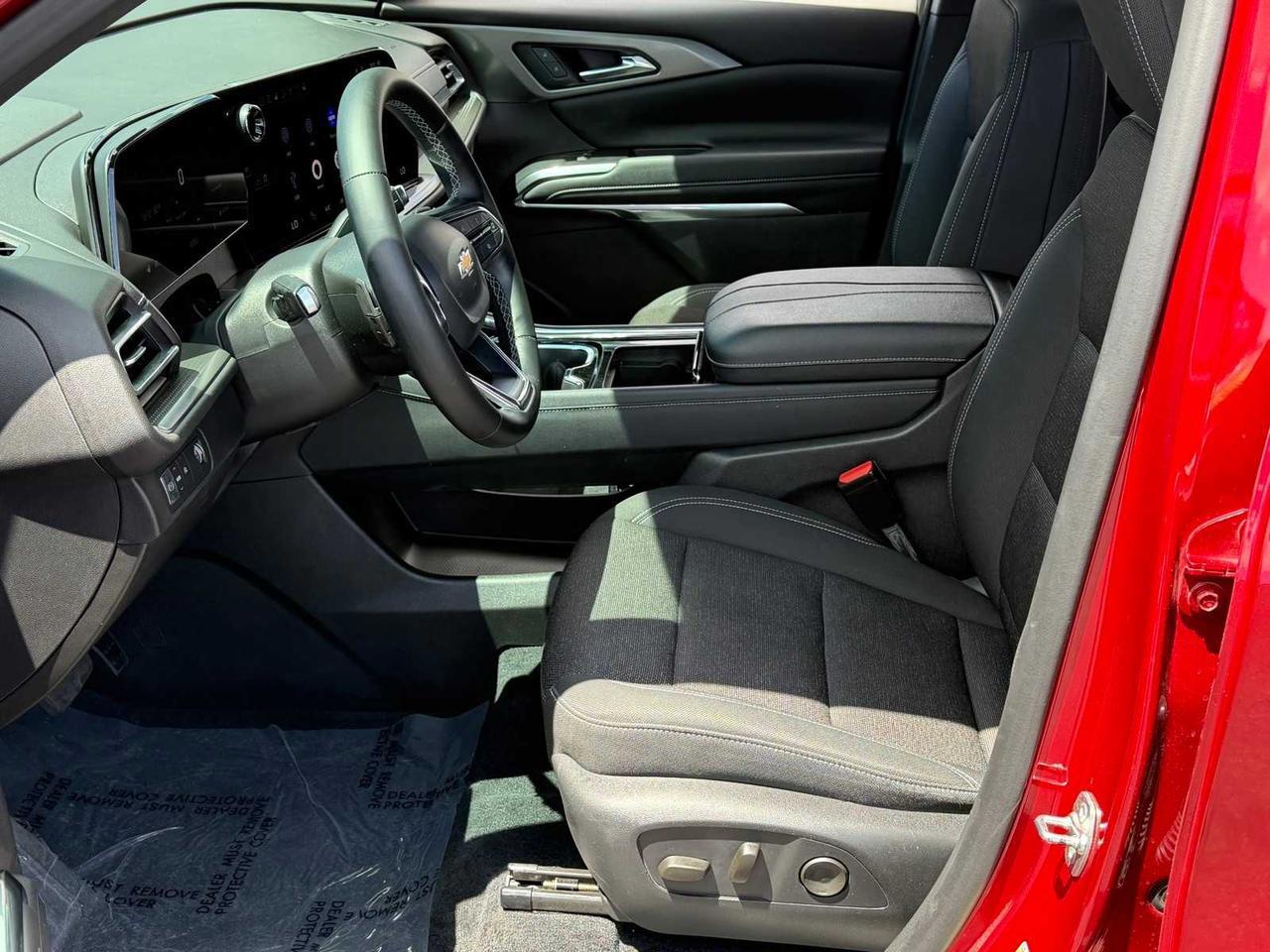 2024 Chevrolet Traverse FWD LT Irving TX