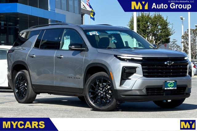 2024 Chevrolet Traverse FWD LT