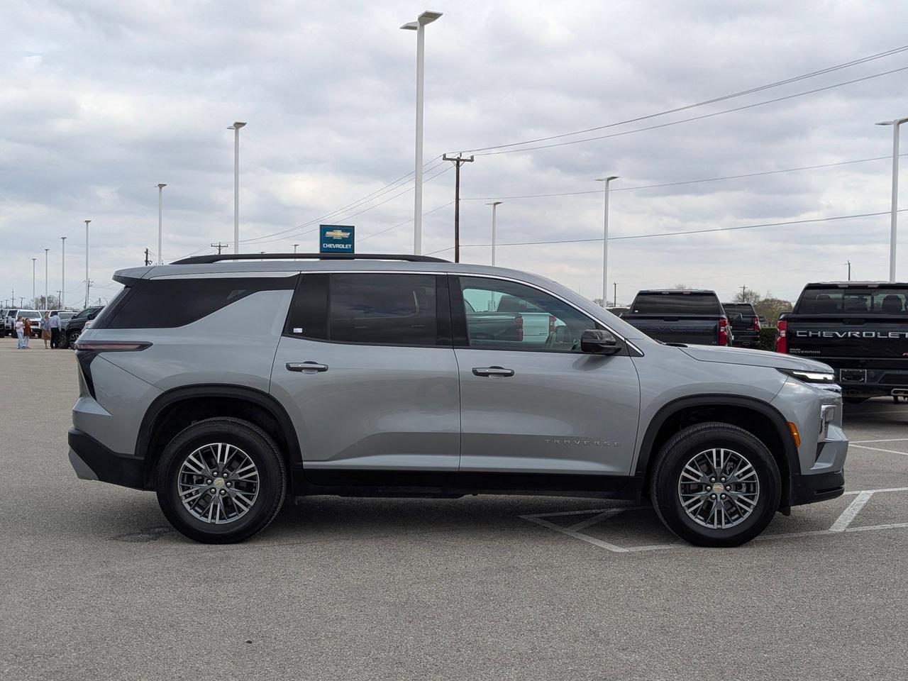 2024 Chevrolet Traverse FWD LT