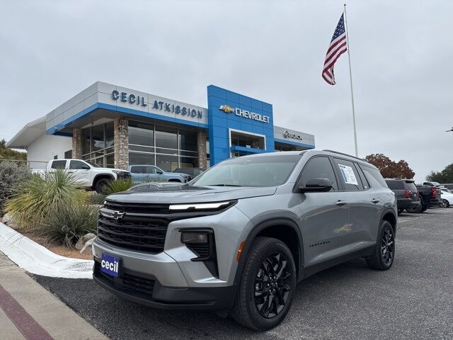 2024 Chevrolet Traverse LT
