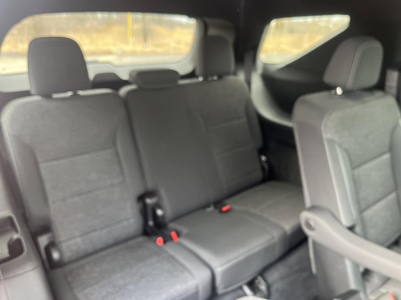 2024 Chevrolet Traverse LT w/AdaptiveCruise HeatedSeats HtdStrngWhl PowerLiftgate RemoteStart HD-SurroundVision Saukville WI