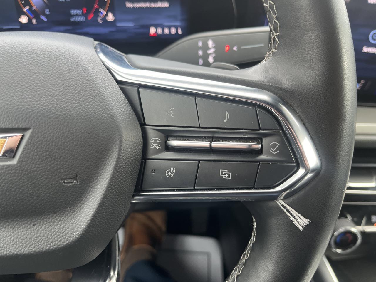 2024 Chevrolet Traverse LT w/AdaptiveCruise HeatedSeats HtdStrngWhl PowerLiftgate RemoteStart HD-SurroundVision Saukville WI