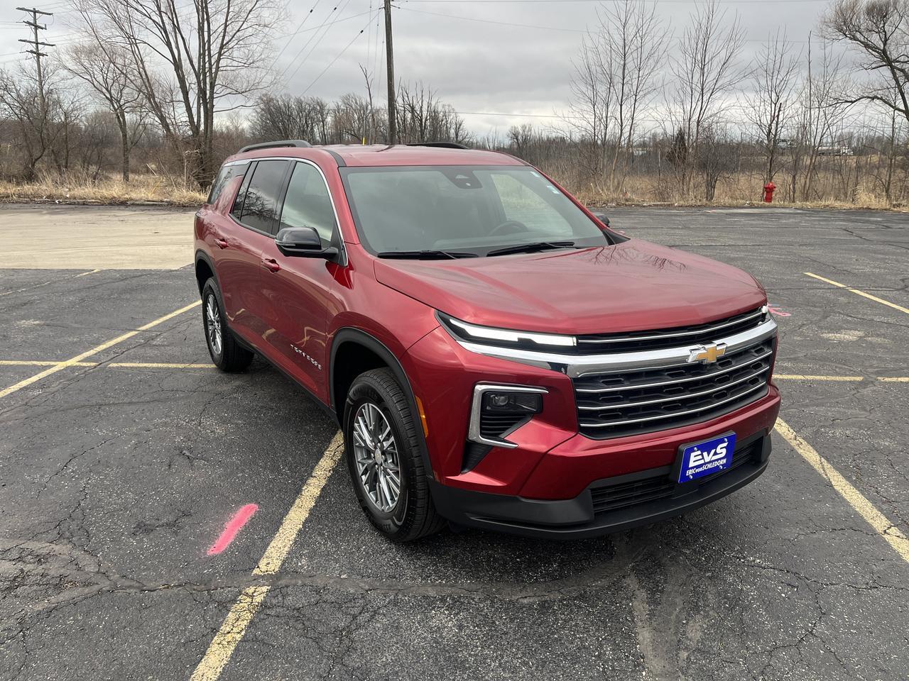 2024 Chevrolet Traverse LT w/AdaptiveCruise HeatedSeats HtdStrngWhl PowerLiftgate RemoteStart HD-SurroundVision Saukville WI
