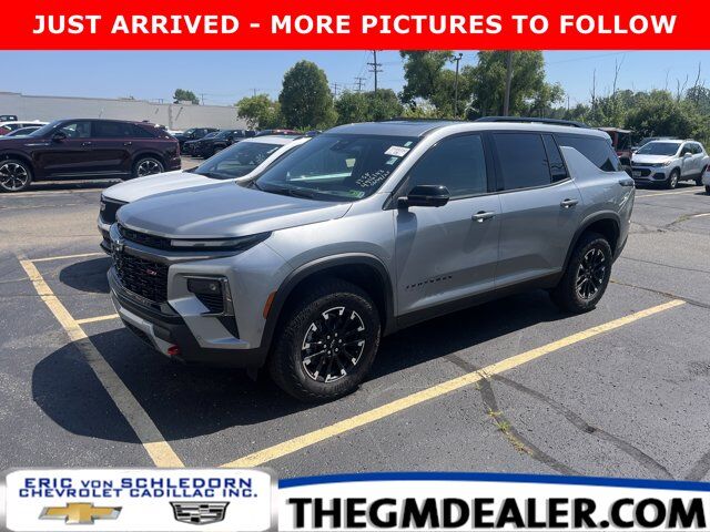2024 Chevrolet Traverse Z71 AWD EnhancedDrivingPkg w/SuperCruise AdptvCrz Sunroof HeatedEvotex RearCameraMirror Milwaukee WI