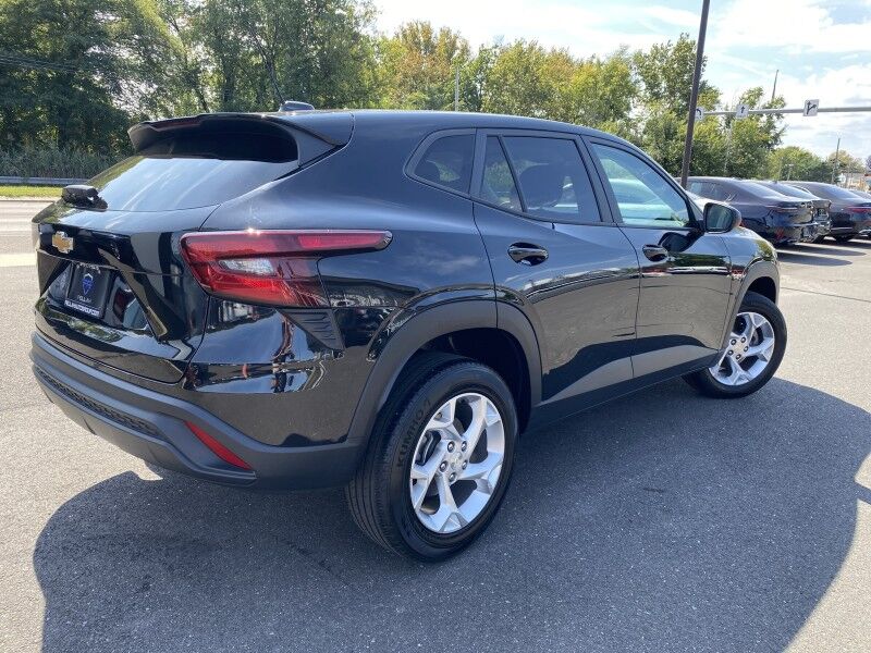 2024 Chevrolet Trax LS Bristol  PA