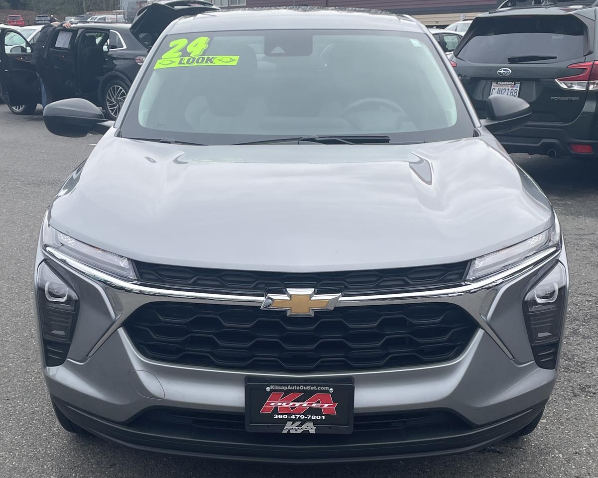 2024 Chevrolet Trax LS Sport Utility 4D