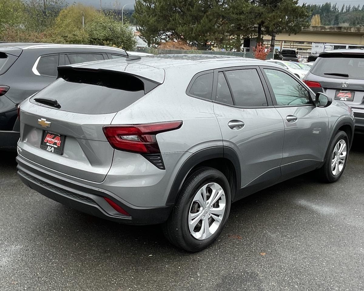 2024 Chevrolet Trax LS Sport Utility 4D