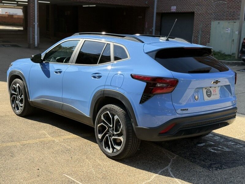 2024 Chevrolet Trax photo 3