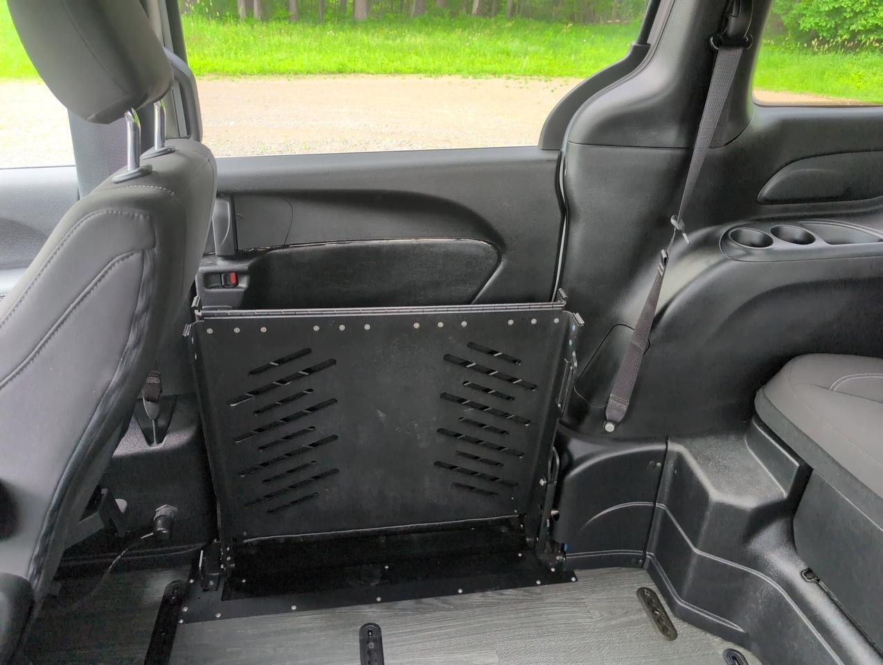 2024 Chrysler FR CONVERSIONS Touring Johnstown NY