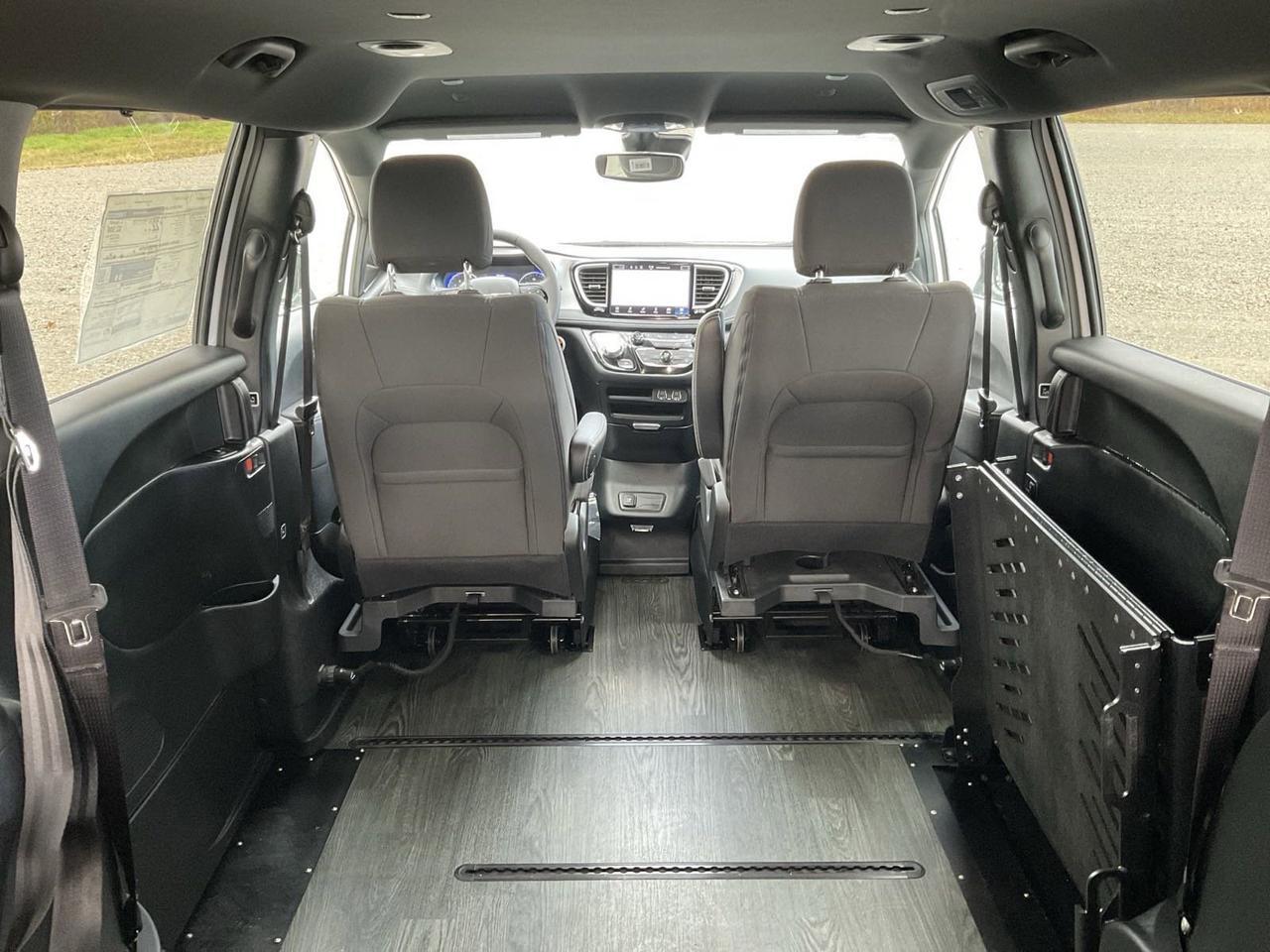 2024 Chrysler FR CONVERSIONS Touring Johnstown NY
