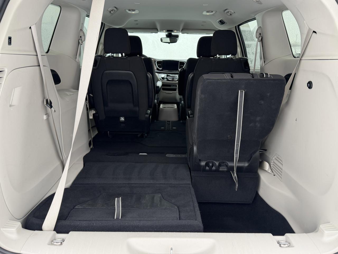 2024 Chrysler Grand Caravan SXT | Stow 'n Go | SafetyTec Group | Advanced Braking | Nav | Carplay Redwater AB