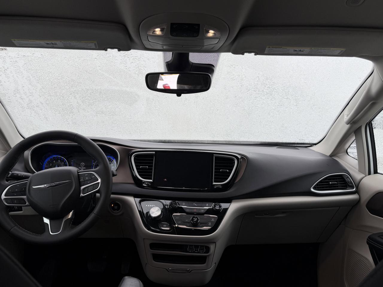 2024 Chrysler Grand Caravan SXT | Stow 'n Go | SafetyTec Group | Advanced Braking | Nav | Carplay Redwater AB