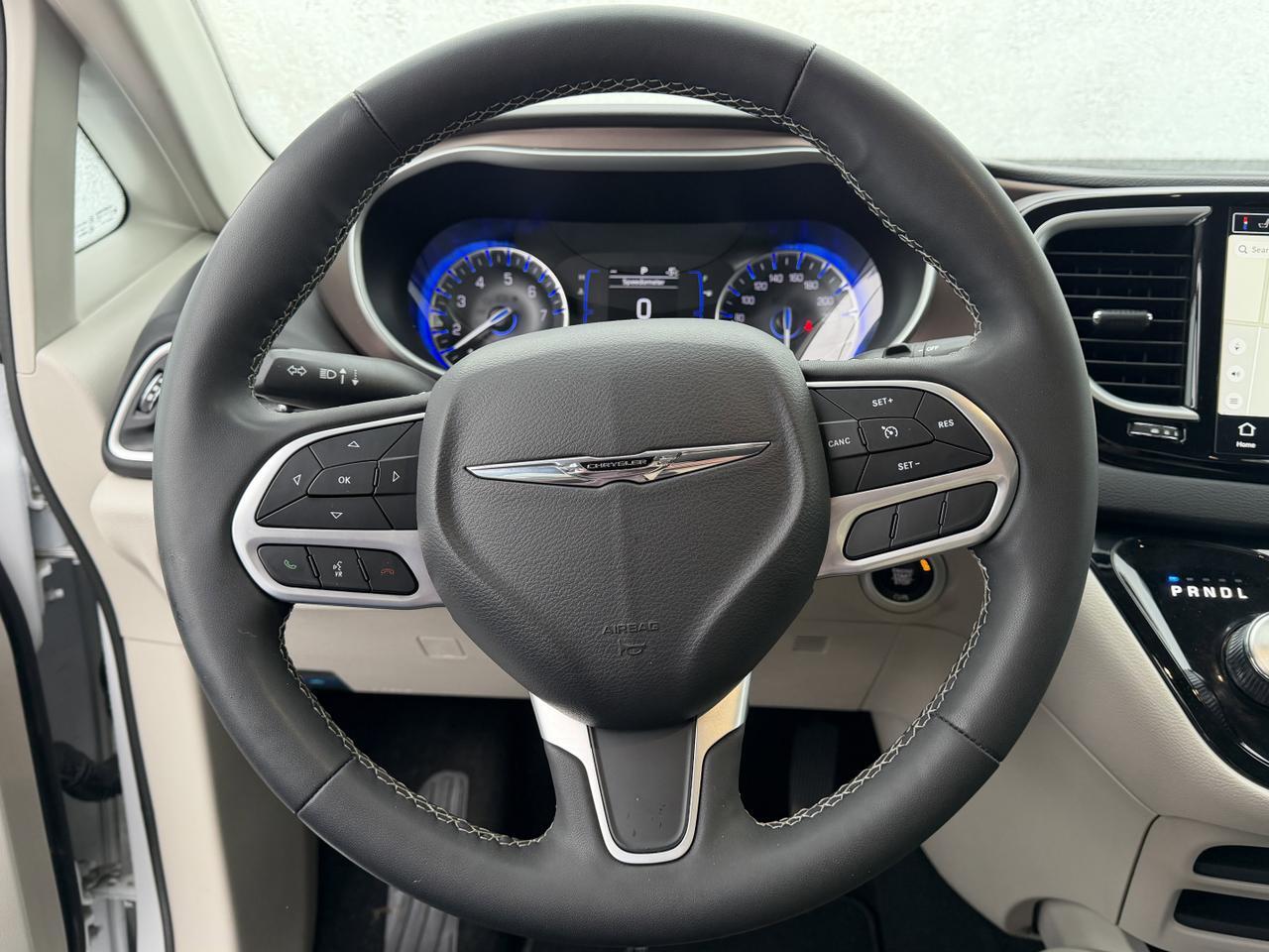 2024 Chrysler Grand Caravan SXT | Stow 'n Go | SafetyTec Group | Advanced Braking | Nav | Carplay Redwater AB