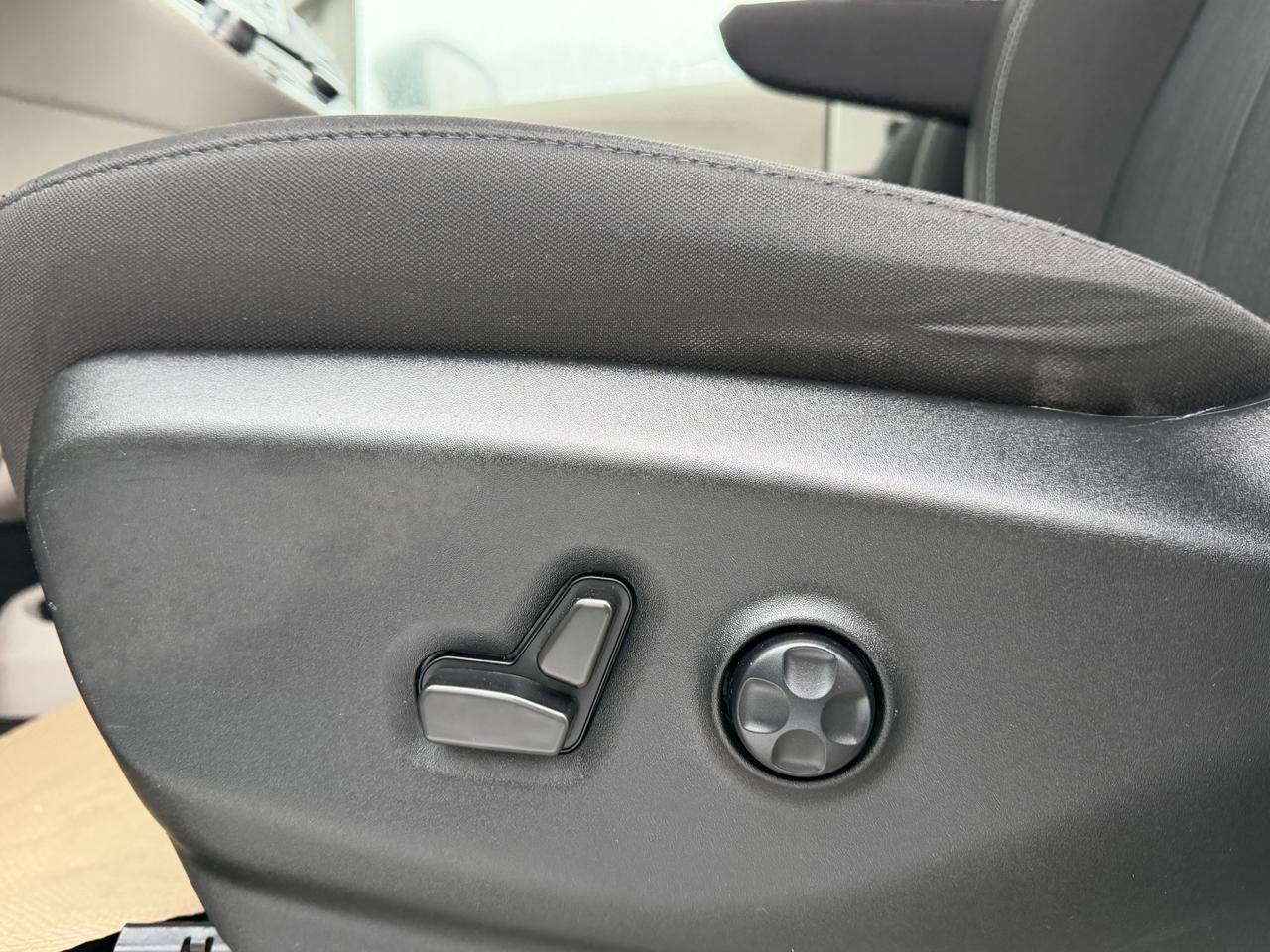 2024 Chrysler Grand Caravan SXT | Stow 'n Go | SafetyTec Group | Advanced Braking | Nav | Carplay Redwater AB