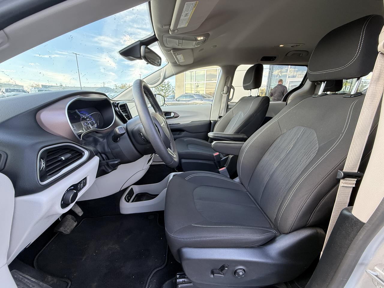 2024 Chrysler Grand Caravan SXT 3WD Minivan | V6 Pentastar | Power Sliding Doors | Liftgate | Stow n Go | NAV | Remote Start Redwater AB