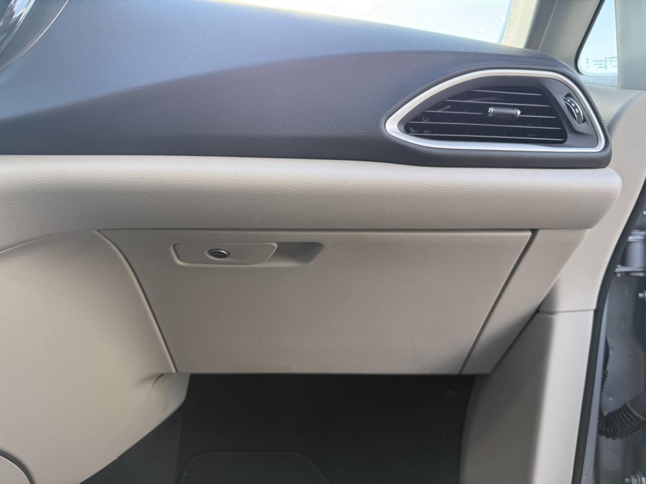 2024 Chrysler Grand Caravan SXT 3WD Minivan | V6 Pentastar | Power Sliding Doors | Liftgate | Stow n Go | NAV | Remote Start Redwater AB