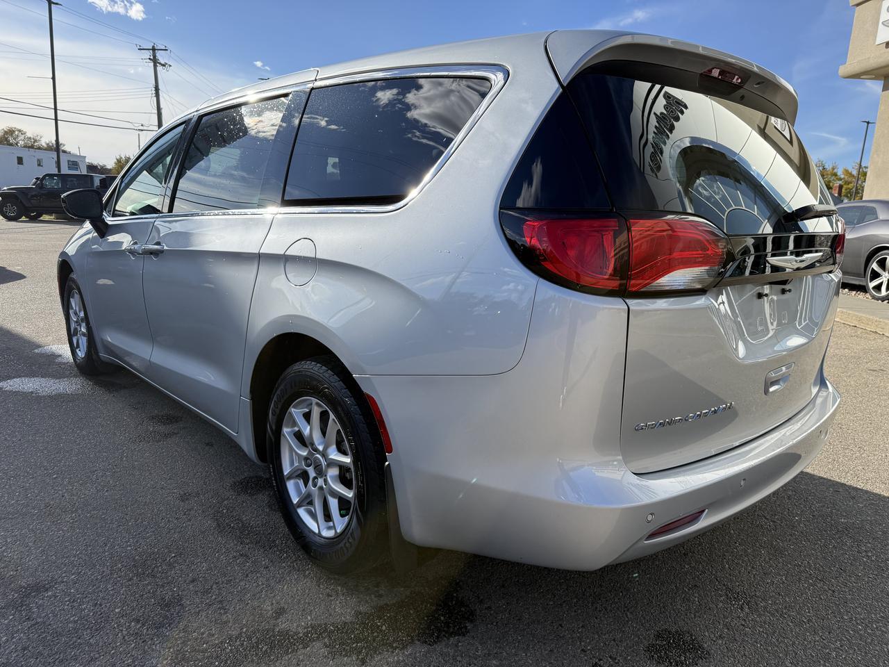 2024 Chrysler Grand Caravan SXT 3WD Minivan | V6 Pentastar | Power Sliding Doors | Liftgate | Stow n Go | NAV | Remote Start Redwater AB