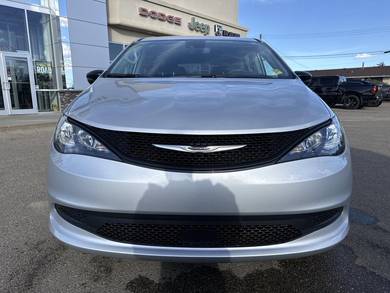 2024 Chrysler Grand Caravan SXT FWD Minivan | V6 Pentastar | Power Sliding Doors | Liftgate | Stow n Go | NAV | Remote Start Redwater AB