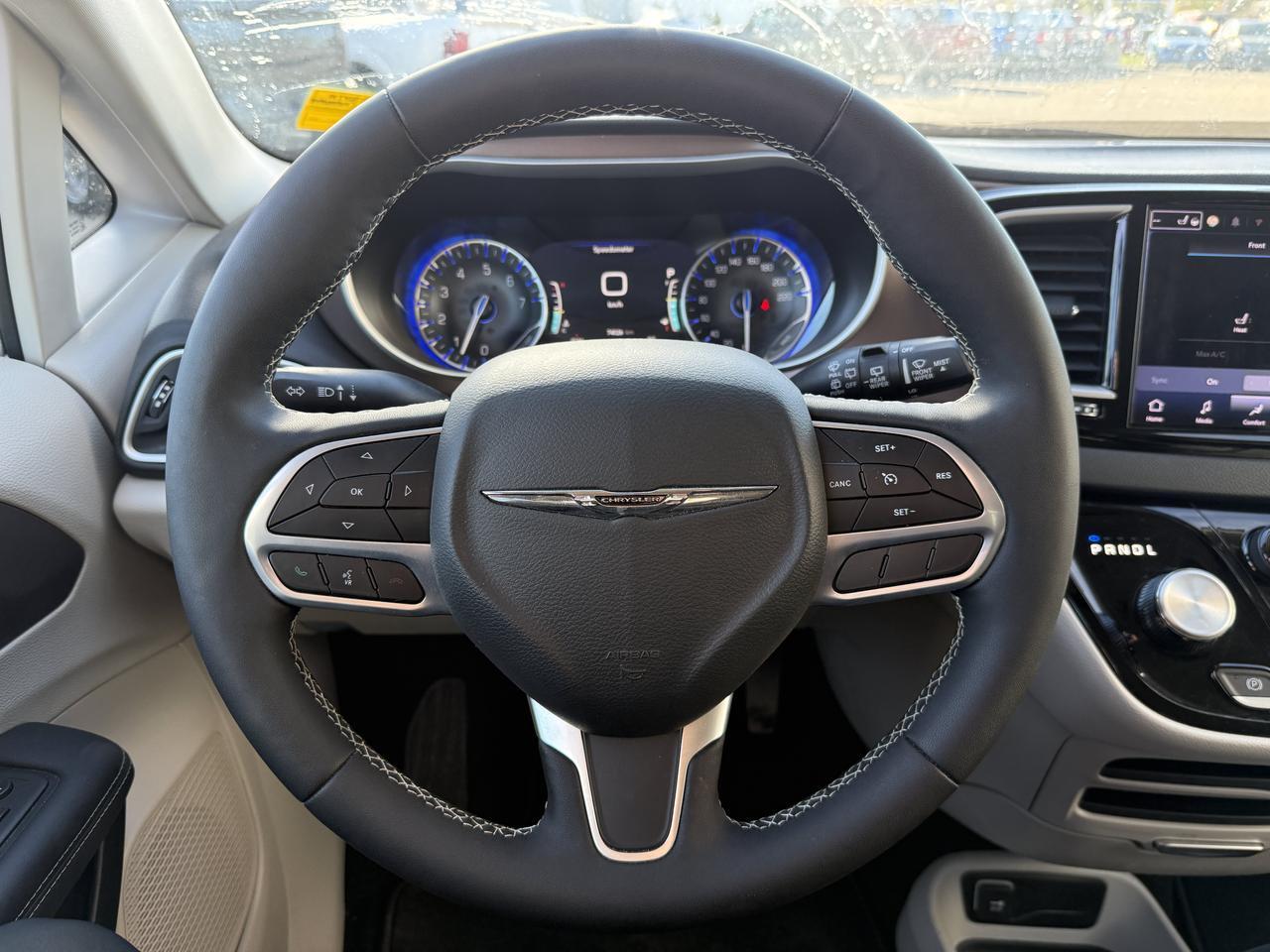 2024 Chrysler Grand Caravan SXT FWD Minivan | V6 Pentastar | Power Sliding Doors | Liftgate | Stow n Go | NAV | Remote Start Redwater AB