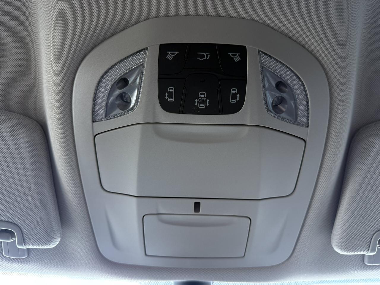 2024 Chrysler Grand Caravan SXT FWD Minivan | V6 Pentastar | Power Sliding Doors | Liftgate | Stow n Go | NAV | Remote Start Redwater AB