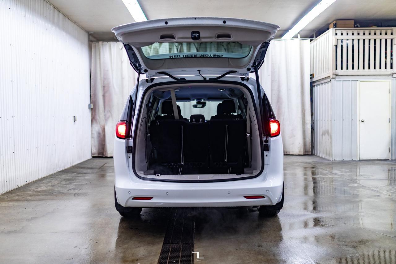 2024 Chrysler Grand Caravan SXT Nav BCam Red Deer AB